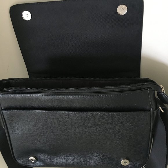 Fashion Messenger/Crossbody Bag - Picture 4 of 7